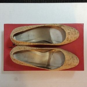 Vaneli natural cork 2 inch pump size 8
